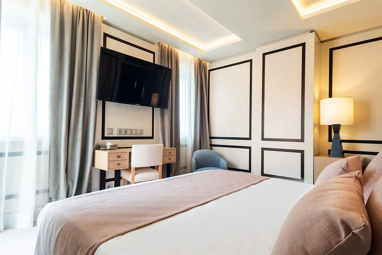 **** בית הארחה Room Mate Collection Gran Filippo, Rome-Fontana Di Trevi איטליה
