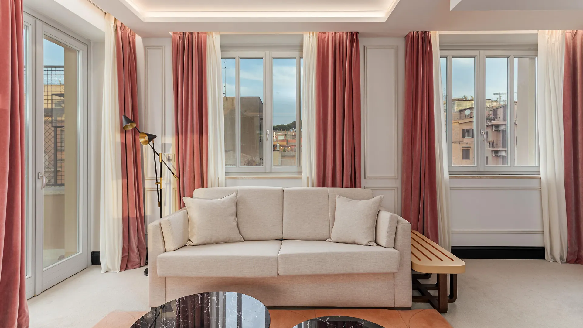 Room Mate Collection Gran Filippo, Rome-Fontana Di Trevi בית הארחה